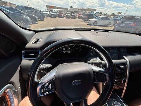 Used 2016 Land Rover Discovery Sport HSE Luxury image 25