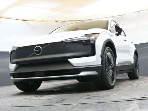 New 2026 Volvo EX30 Cross Country Ultra w/ Protection Package Premier AWD/4WD image 37