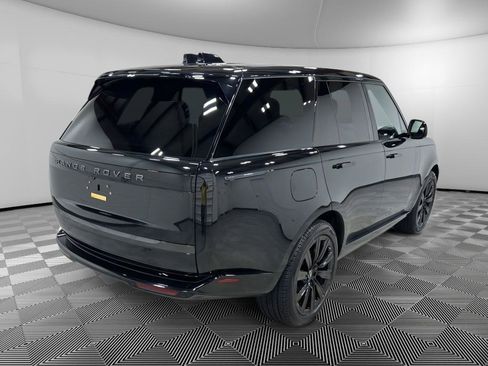 Used 2025 Land Rover Range Rover SE image 4
