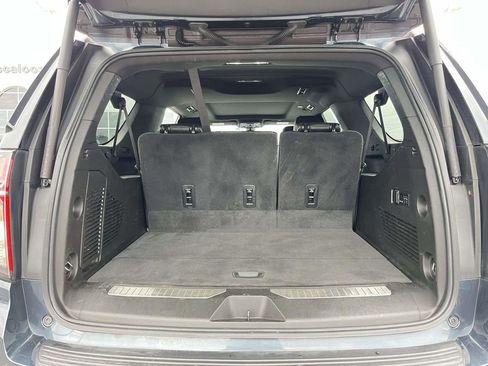 Used 2021 Chevrolet Suburban Premier w/ Premium Package image 10