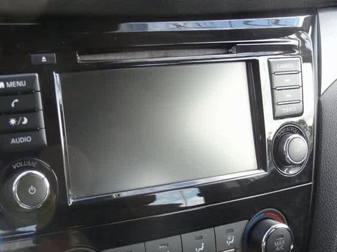 Used 2022 Nissan Rogue Sport S image 15