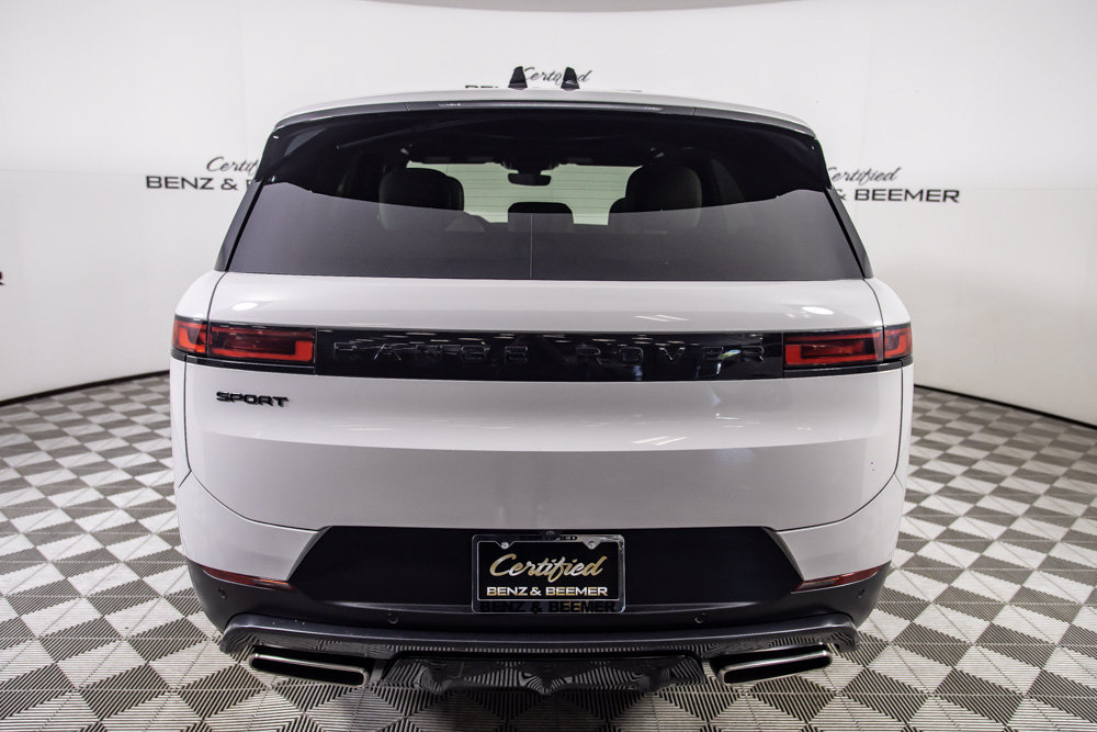 Used 2026 Land Rover Range Rover Sport SE AWD/4WD image 7