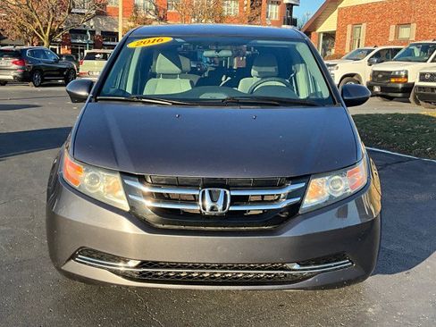 Used 2016 Honda Odyssey SE image 2
