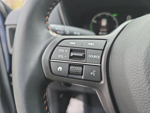 Used 2025 Honda CR-V Sport image 16