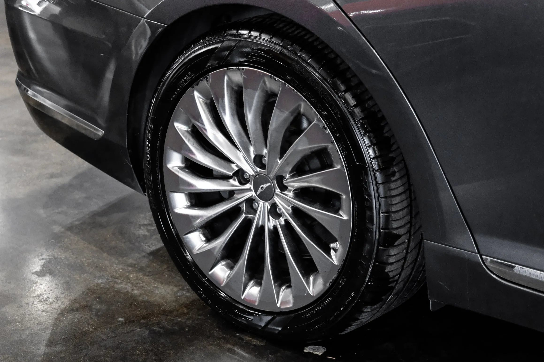 Used 2018 Genesis G90 3.3T Premium AWD/4WD image 58