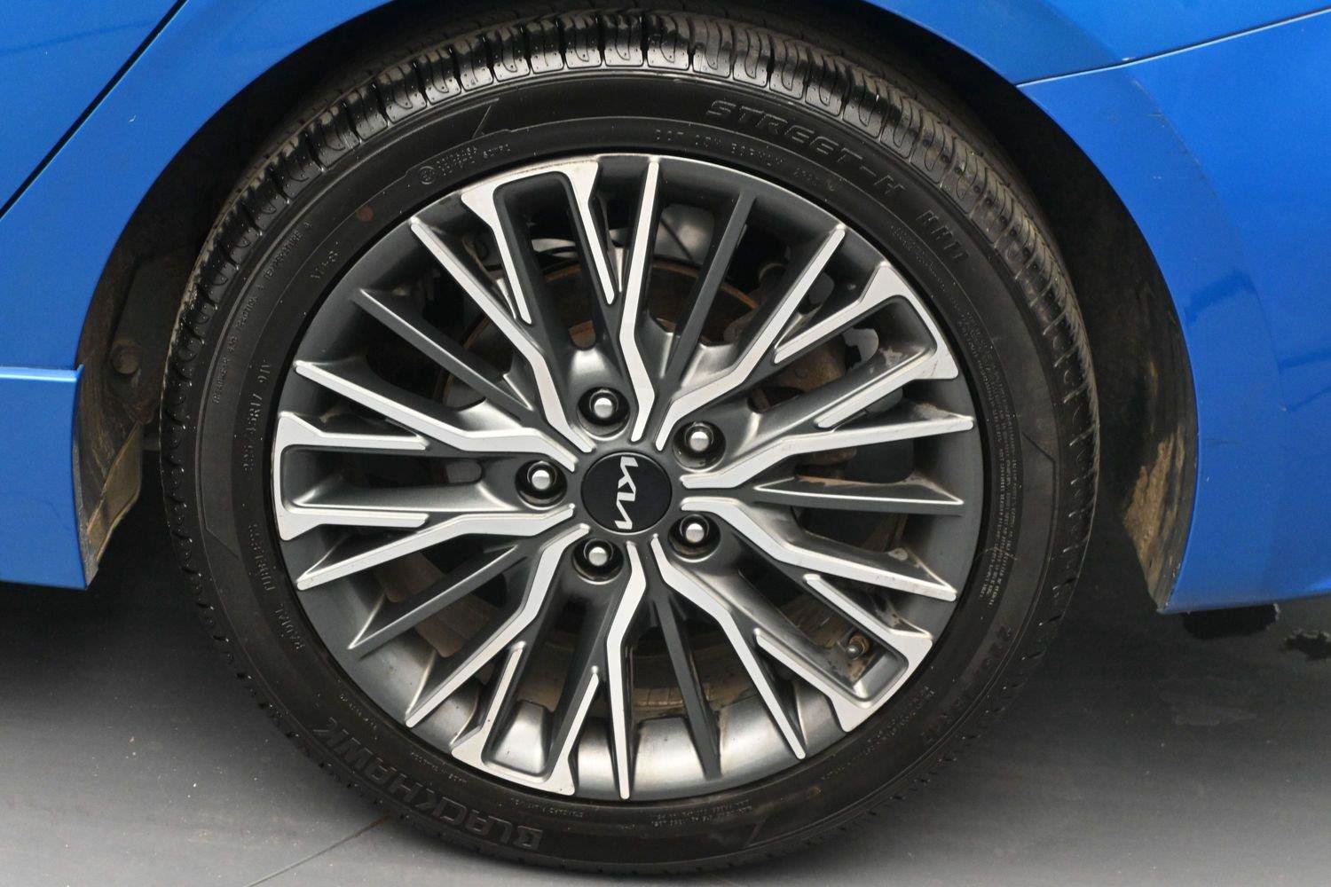 Used 2023 Kia Forte GT-Line FWD image 11