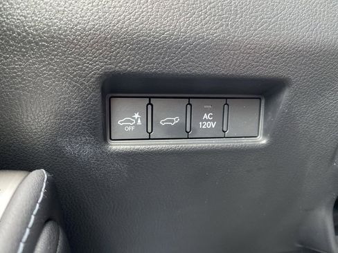 Used 2024 Lexus GX 550 image 32