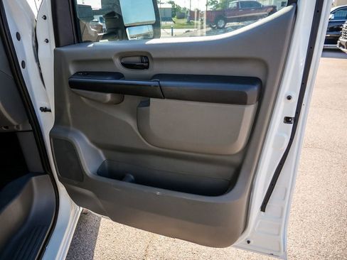 Used 2020 Nissan NV 3500 SL RWD image 16