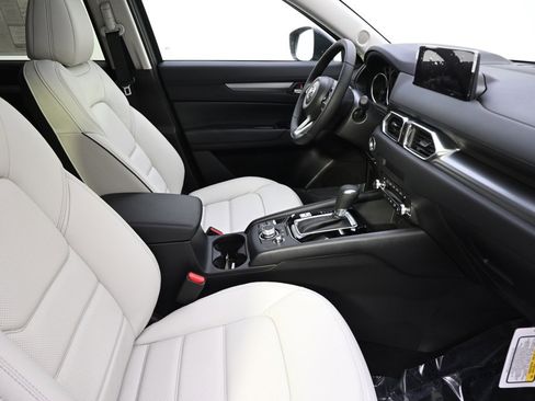 New 2025 MAZDA CX-5 AWD 2.5 S w/ Preferred Package image 16