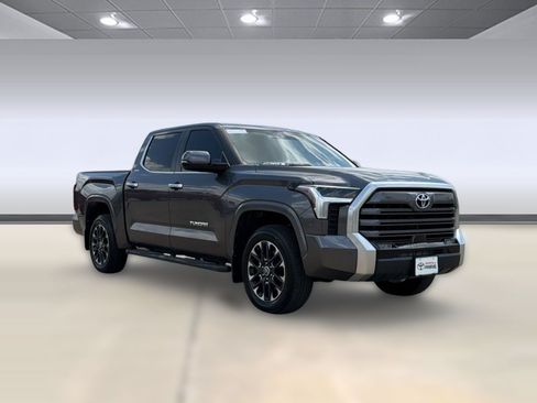 Used 2024 Toyota Tundra Limited w/ Power Package AWD/4WD image 7
