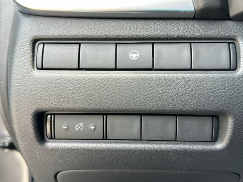 Certified 2022 Nissan Rogue SV image 13