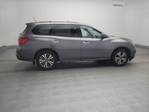 Used 2017 Nissan Pathfinder SL w/ SL Tech Package FWD image 10