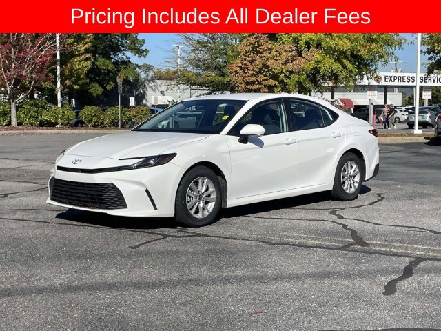 Used 2025 Toyota Camry LE FWD image 1