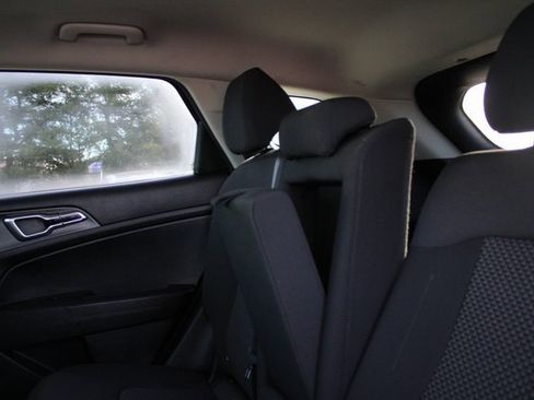 Certified 2024 Kia Sportage LX image 17