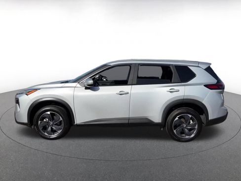 Used 2025 Nissan Rogue SV AWD/4WD image 9