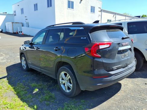 Used 2022 GMC Terrain SLE w/ Driver Convenience Package FWD image 3