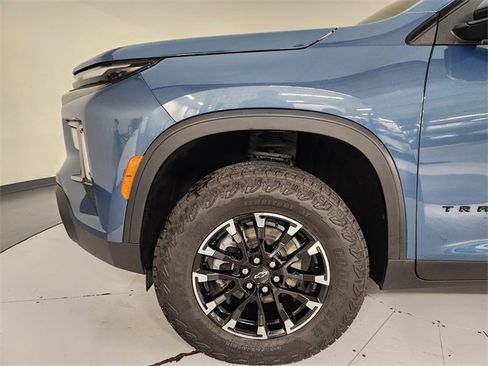 Used 2024 Chevrolet Traverse Z71 image 11