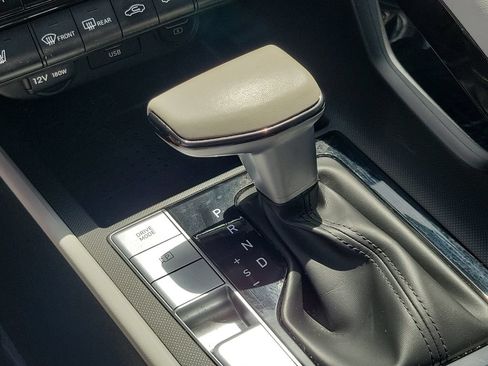 Used 2023 Hyundai Elantra Limited FWD image 27