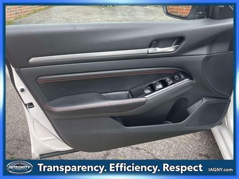 Used 2023 Nissan Altima 2.5 SR FWD image 16