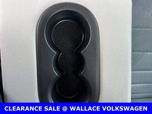 Certified 2025 Volkswagen Jetta SE w/ Sunroof Package FWD image 14