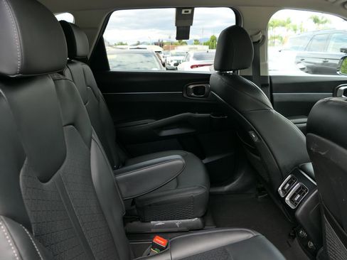 Used 2024 Kia Sorento EX AWD/4WD image 25