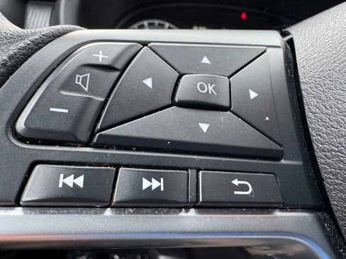 Used 2023 Nissan Kicks SV image 16