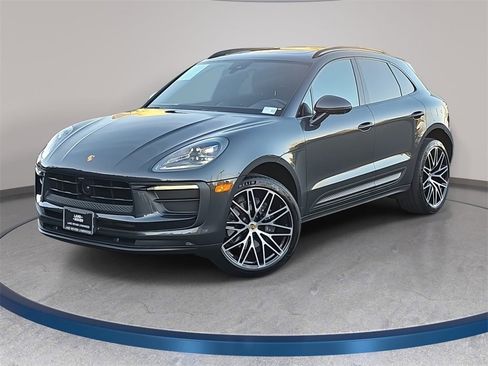 Used 2023 Porsche Macan image 1
