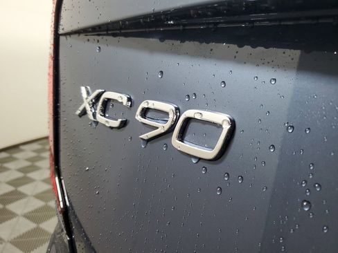New 2026 Volvo XC90 T8 Ultra w/ Protection Package Premier AWD/4WD image 8