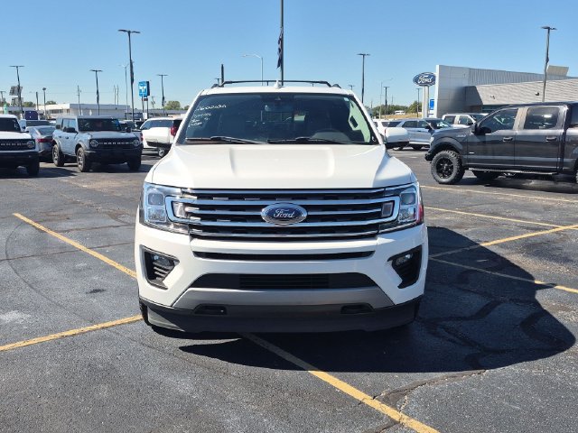 Used 2020 Ford Expedition XLT w/ Equipment Group 202A AWD/4WD image 2