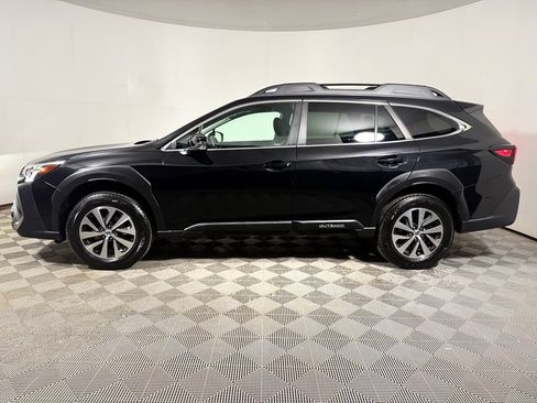 Used 2023 Subaru Outback Premium AWD/4WD image 3