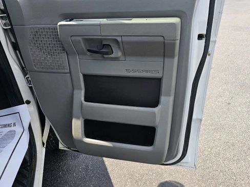 Used 2011 Ford E-150 and Econoline 150 w/ PWR Group image 28