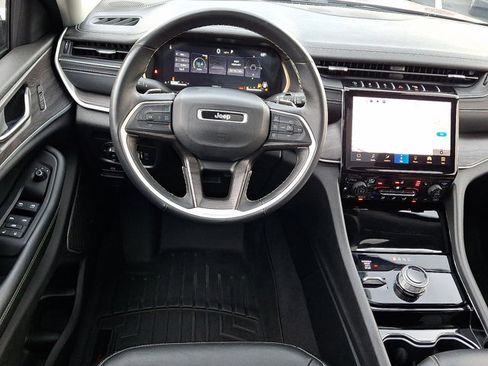 Used 2022 Jeep Grand Cherokee Limited AWD/4WD image 12