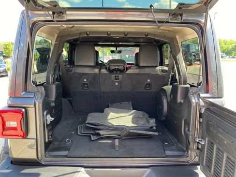 Used 2022 Jeep Wrangler Unlimited Rubicon w/ Dual Top Group AWD/4WD image 5