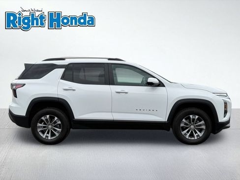 Used 2025 Chevrolet Equinox LT w/ Convenience Package II AWD/4WD image 9