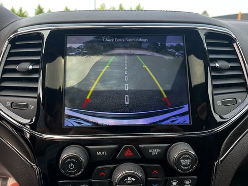 Used 2019 Jeep Grand Cherokee Overland image 17