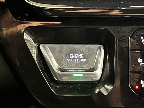 Used 2025 GMC Sierra 1500 AT4 image 22