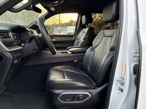 Used 2024 Jeep Wagoneer Series III image 10