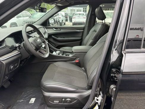 New 2026 Jeep Grand Cherokee Altitude AWD/4WD image 12