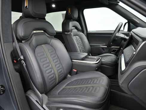 Used 2024 Rivian R1T Adventure AWD/4WD image 27