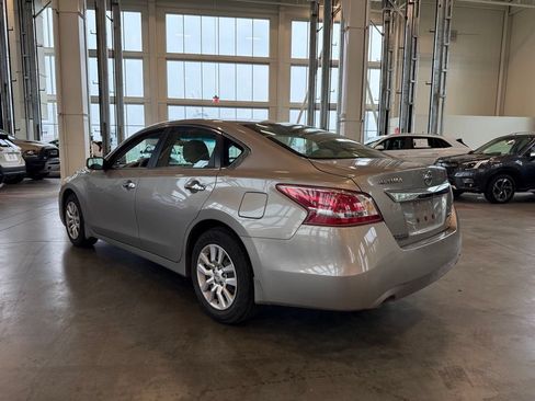 Used 2013 Nissan Altima 2.5 S FWD image 5