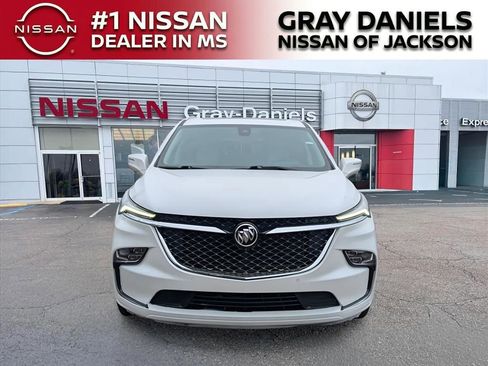 Used 2022 Buick Enclave Avenir w/ Avenir Technology Package image 2