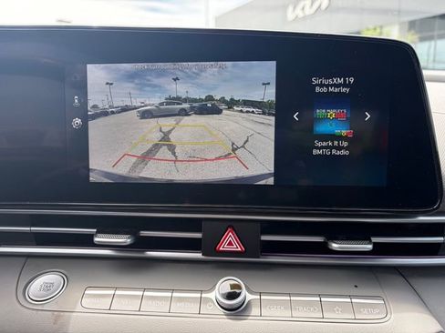 Used 2024 Hyundai Elantra SEL FWD image 11