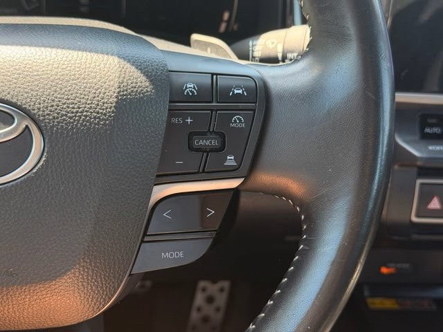 Used 2025 Toyota Camry SE FWD image 28