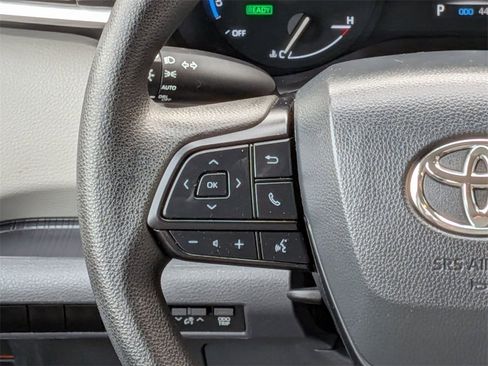 Used 2024 Toyota Sienna LE image 23