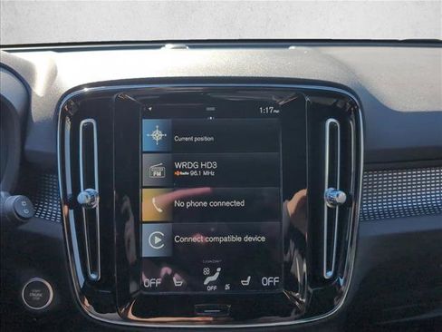 Used 2022 Volvo XC40 T5 R-Design w/ Climate Package image 12