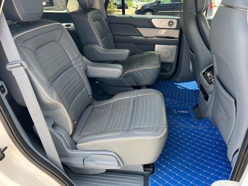 Used 2020 Lincoln Navigator Black Label w/ Cargo Convenience Package image 17