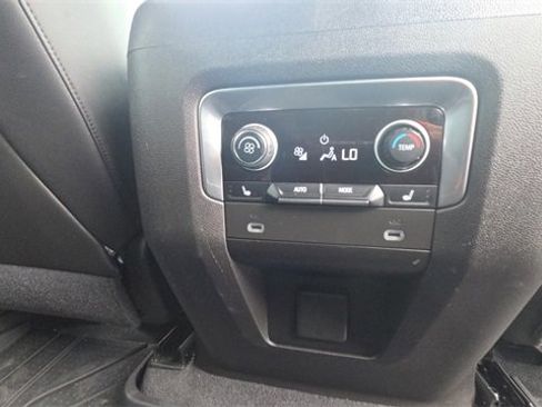 Used 2021 Chevrolet Tahoe LT w/ LT Signature Package image 18