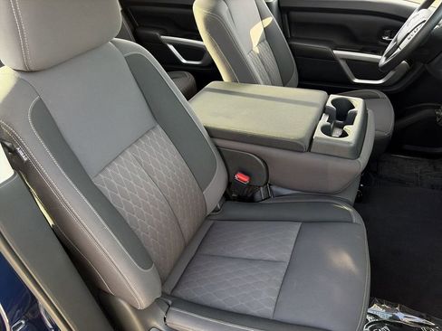 Used 2023 Nissan Titan SV image 18