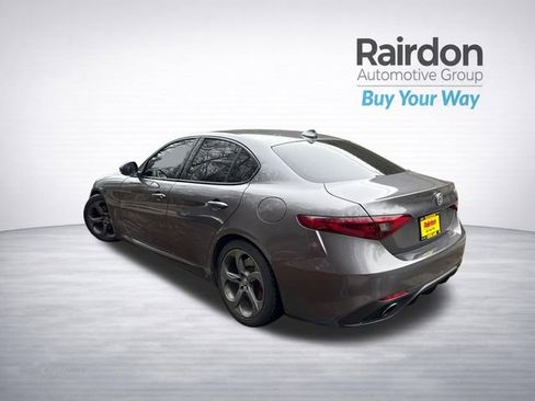 Used 2019 Alfa Romeo Giulia w/ Quick Order Package 22K Sport RWD image 38