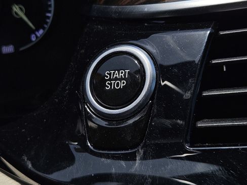 Used 2018 BMW 530e RWD image 26